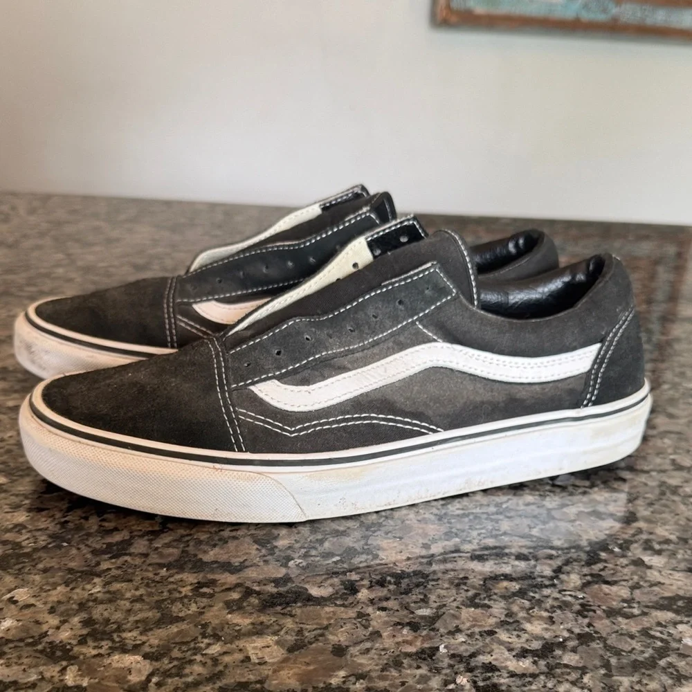 Vans Men's Black and White Sneakers EUC 11